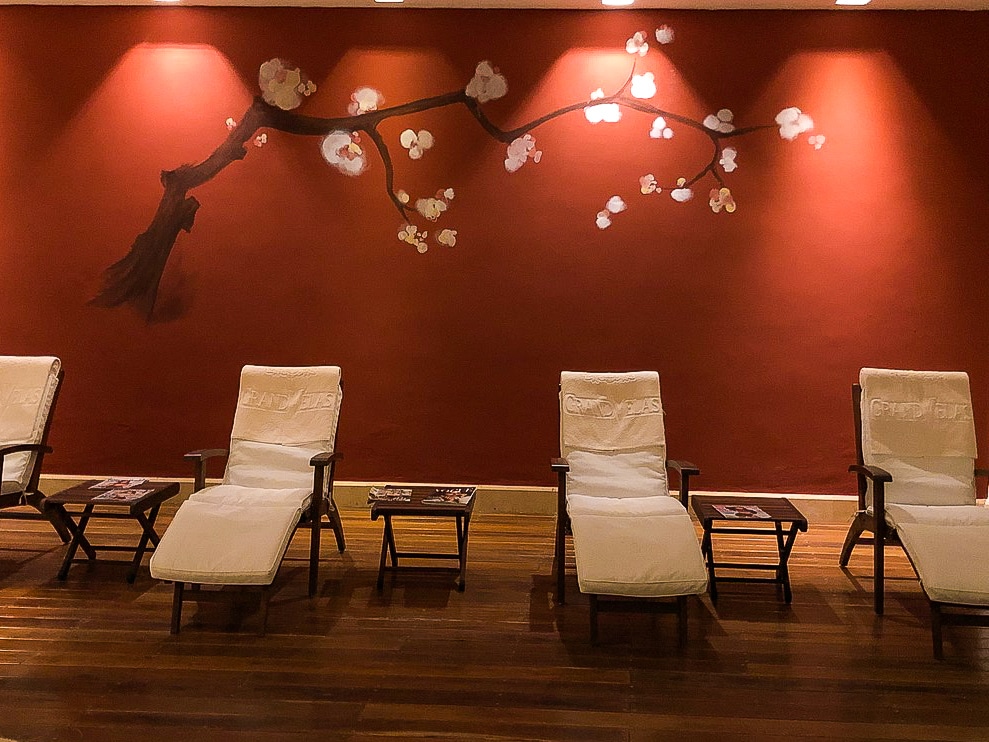 Finish your time at Grand Velas Se Spa by spending some time in the relaxation room, where you'll have a chance to rehydrate, relax, and grab a snack.